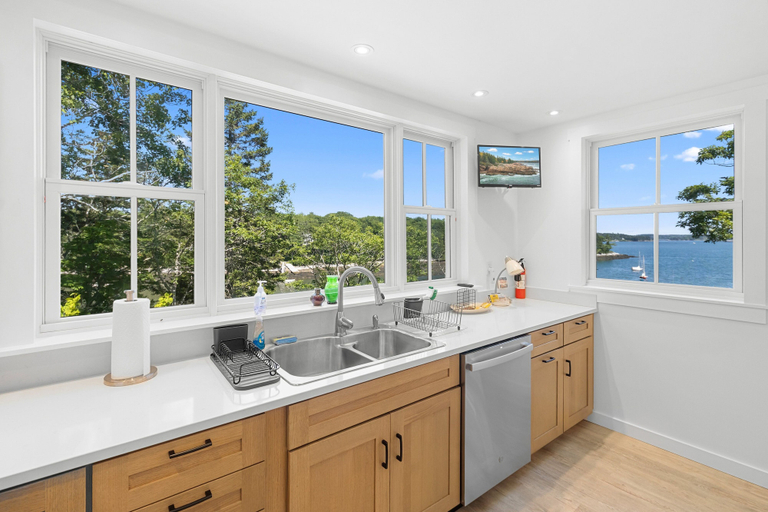 Private kitchen 5, Gorgeous Oceanfront Home With Hot Tub, Modern Remodel, and Stunning Views, Lincoln