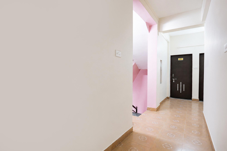 Lobby 4, Via Royal Rest Rooms, Pune