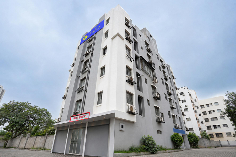 Entrance 5, Fabhotel Swara Heights, Pune