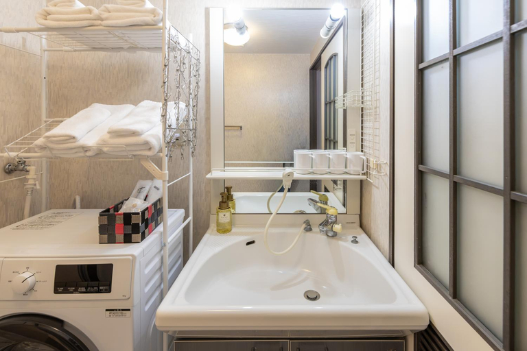 Bathroom 3, OCEAN Shinsaibashi Higashi, Osaka