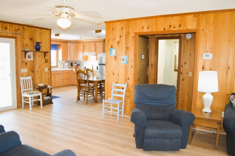 Living area 3, Do-little Dock 3 Bedroom Home by RedAwning, Brunswick