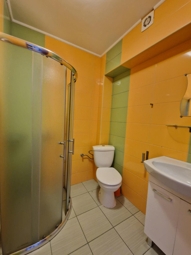 Bathroom 4, WILLA BOOMERANG, Puck