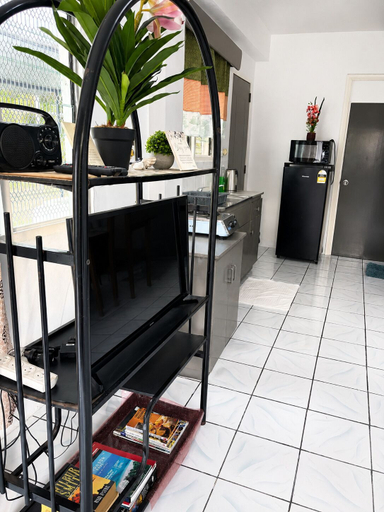 Interior 3, Lovely 4 Bedroom Bountiful Home, Ba