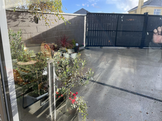 Property grounds 5, 4 Bed House Sleeps 7 - Parking Garden Wifi