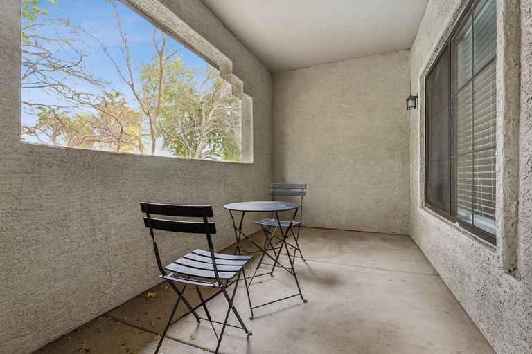 Terrace/patio 5, CozySuites at Chandler, Maricopa