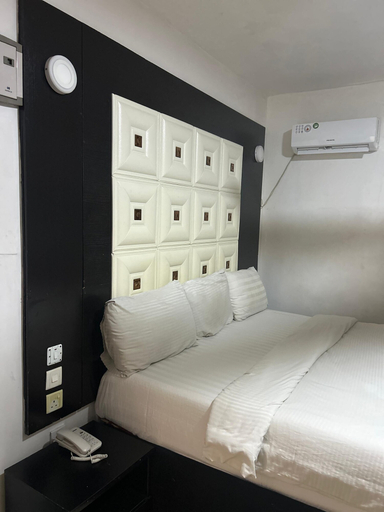 Room 3, SMART HOME HOTEL, Ikpoba-Okha