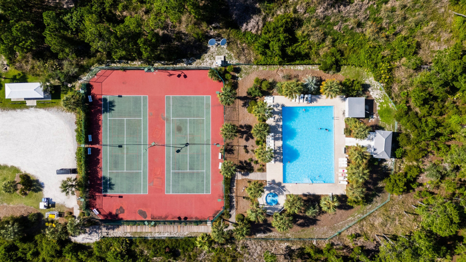 Aerial view, Dog Friendly Beach House 200ft From the Beach, Baldwin