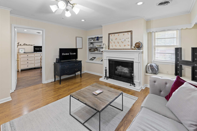 Room 2, Modern Memphis Retreat - Sleeps 7 - Fireplace, Shelby