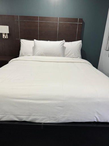 Bedroom 2, Countryside Inn, Frontenac
