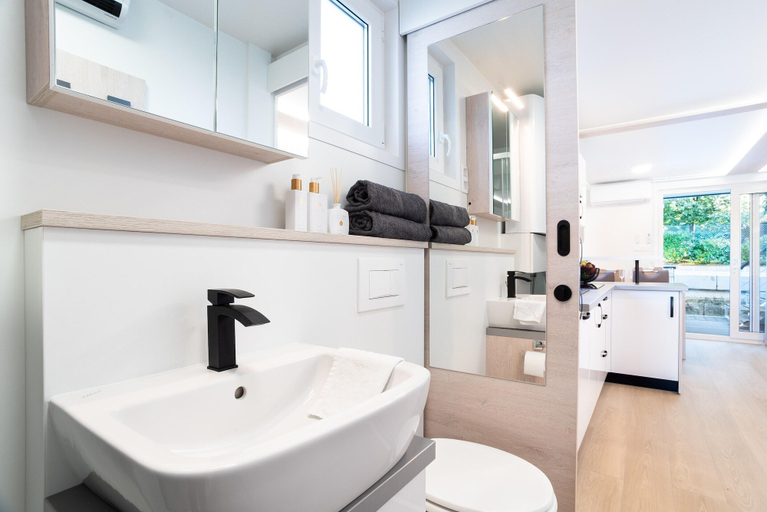 Bathroom 2, Houseboat With hot tub, Piran