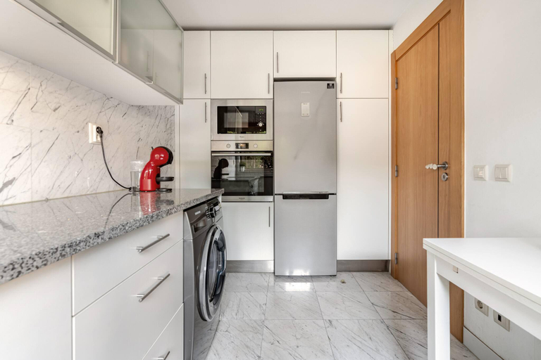 Kitchen 5, Charming Holiday House with Stunning Views in Albufeira, Albufeira