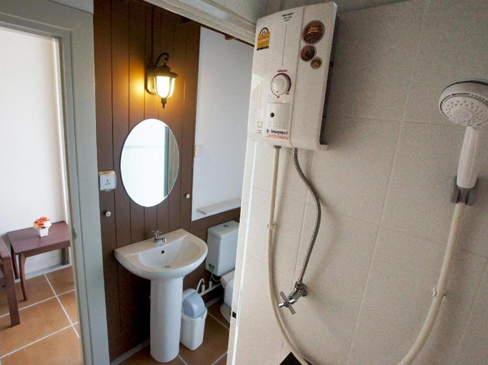 Bathroom 4, Baan Pimpisa, Sattahip