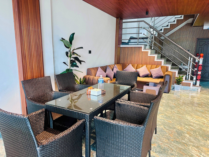 Lobby lounge, The SkyLine Hotel, Koshi