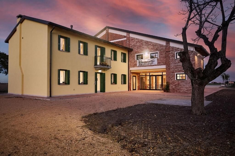 Exterior 2, Brussa Horse Oasi, Venezia