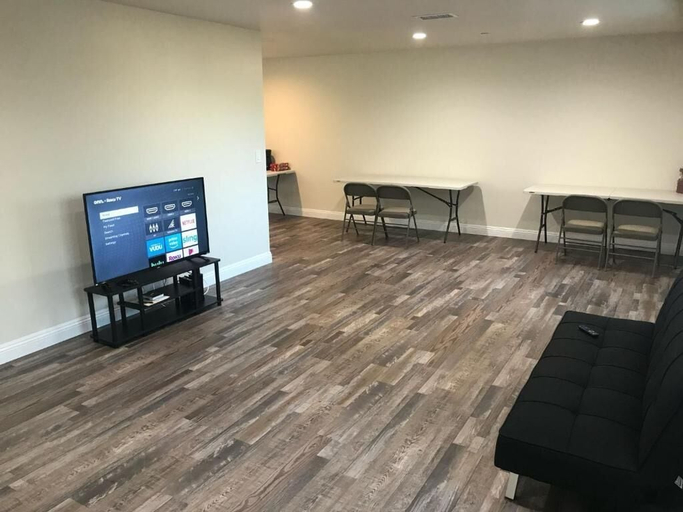 Interior 5, VWM Hostel, Los Angeles