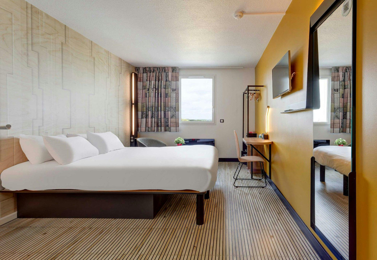 Bedroom 3, B&B HOTEL Reims Tinqueux, Marne