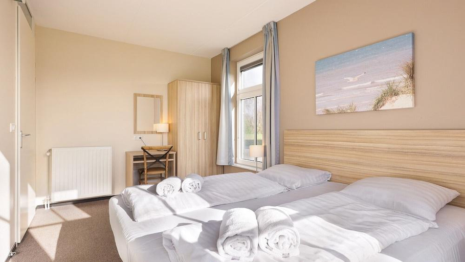 Bedroom, Dormio Strand Resort Nieuwvliet-Bad, Sluis