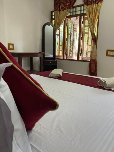 Bedroom 2, French Garden Resort, Trincomalee Town and Gravets