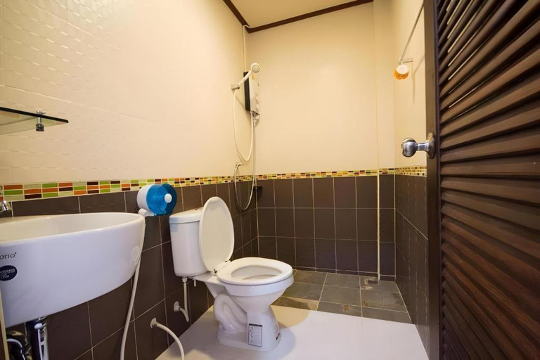Bathroom 4, Lanta Wild Beach Resort, Ko Lanta