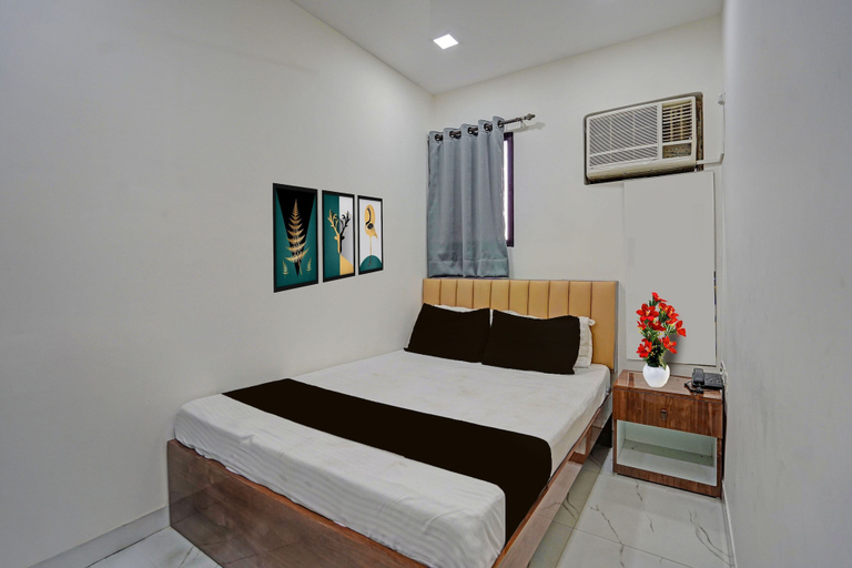 Room 2, Collection O Dalhousie Square Kolkata, Kolkata