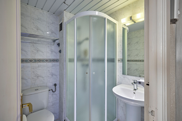 Bathroom 5, Hostal Lago Playa II, Baleares