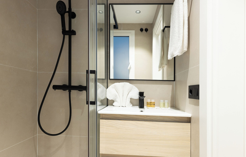 Bathroom 5, Stay U-nique Apartments Balmes II, Barcelona