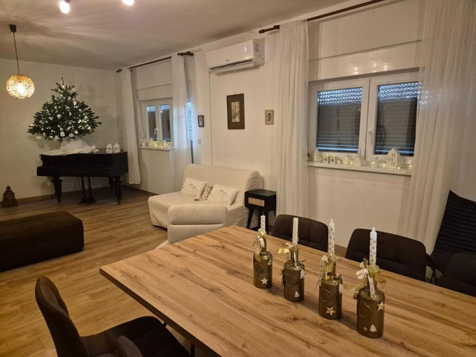Dining 2, Apartment La Marela, Trogir