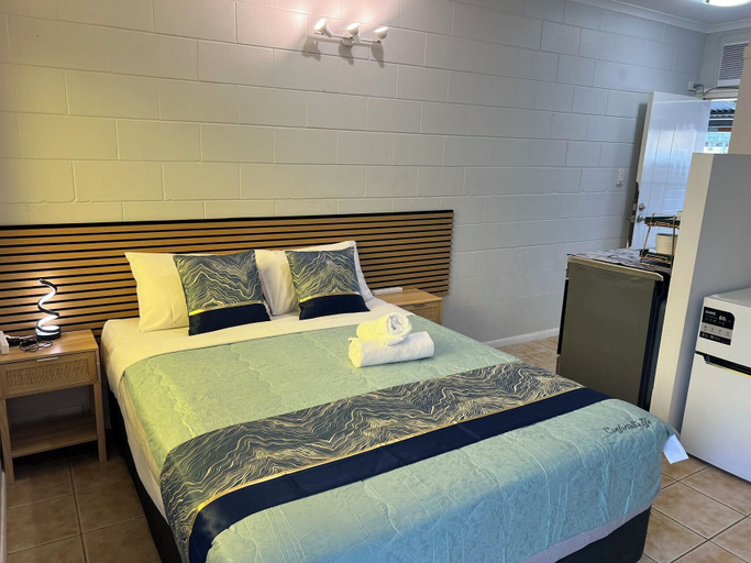Bedroom 3, Innisfail Riverfront Motel, Johnstone