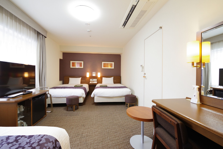 Bedroom 4, Hotel Hokke Club Osaka, Osaka