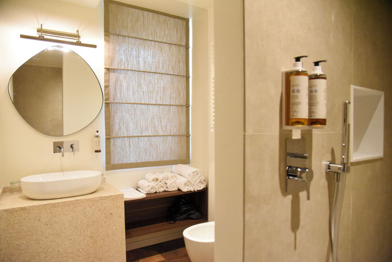 Bathroom 4, Aria Executive Resort, Brescia