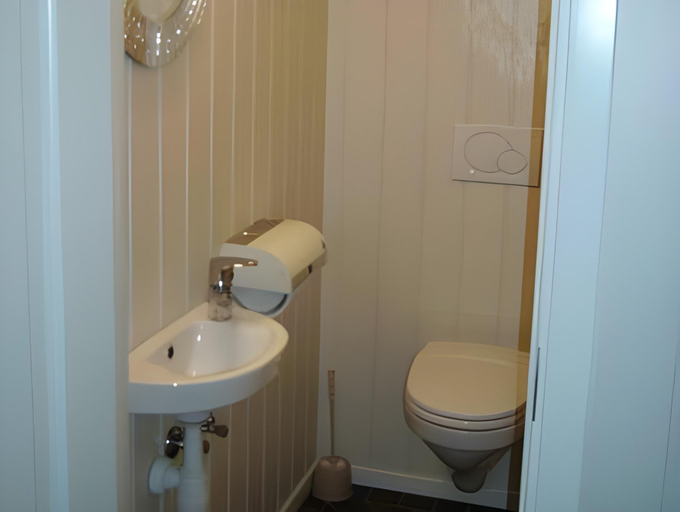 Bathroom 3, Idrettsparken, Røros