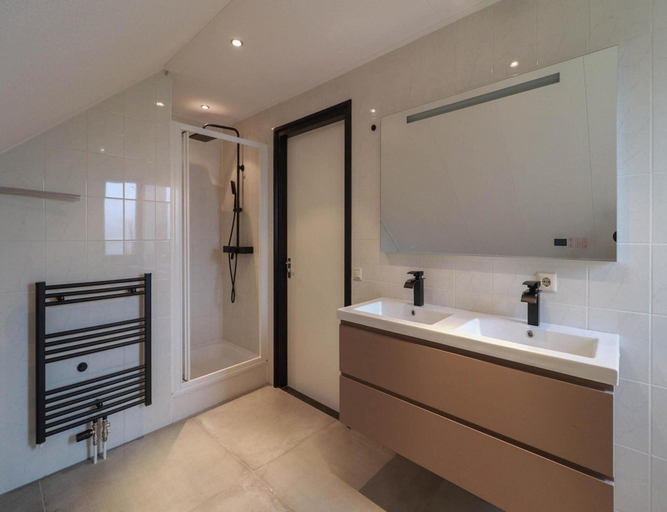 Bathroom 4, Beach Villa With Sauna in Makkum, Wûnseradiel