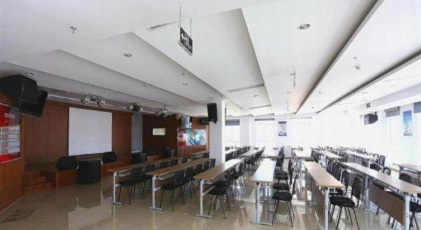 Food & Drinks 4, GreenTree Inn Jiaxing Zhongan Business Hotel, Jiaxing