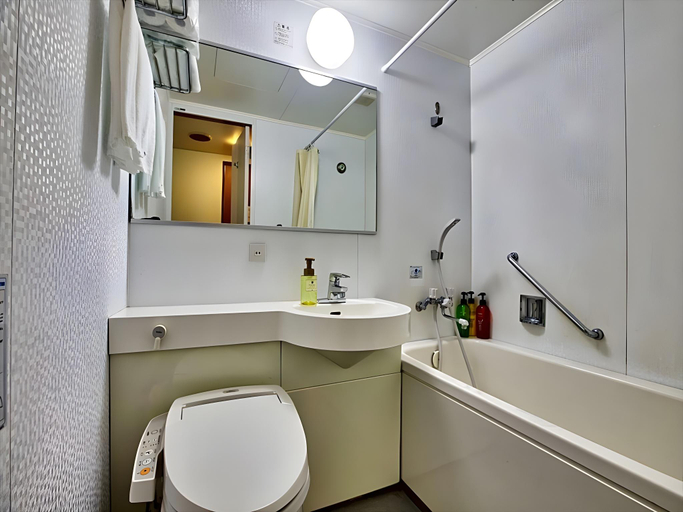 Bathroom 4, Hotel Sun Palace Kyuyokan, Naha
