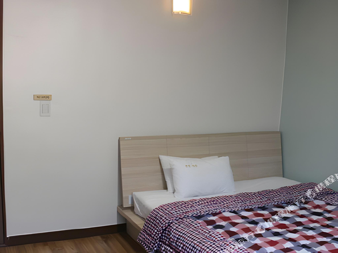 Bedroom 2, Jeonju Starlight Maru Pension, Jeonju