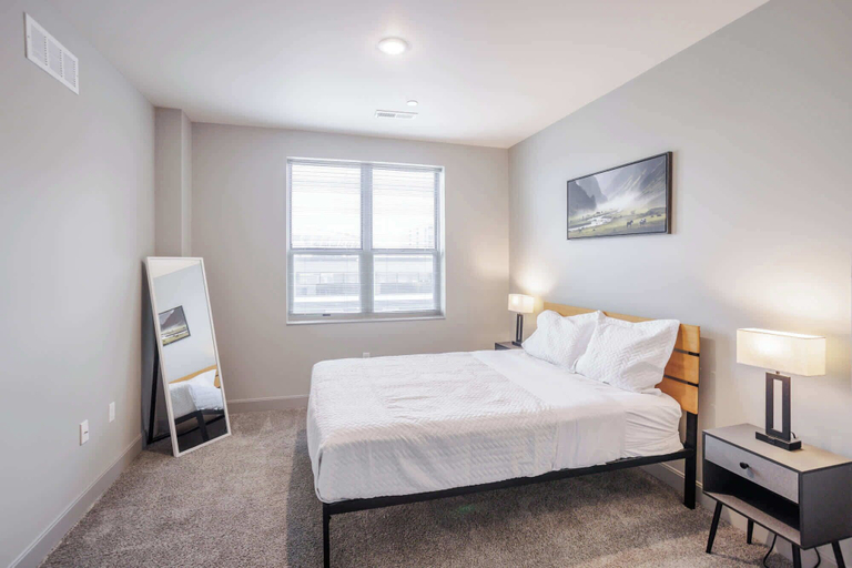 Room 4, CozySuites - Current at the Banks, Hamilton