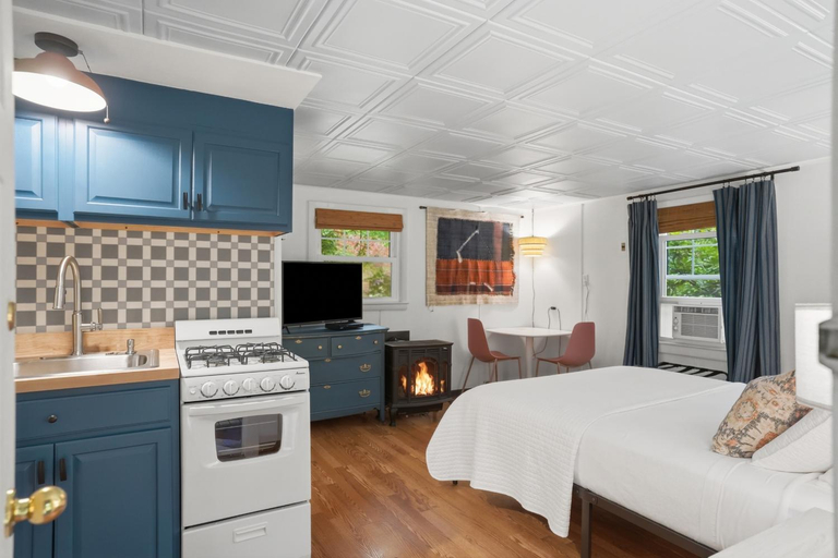 Bedroom, Phoenicia Lodge, Ulster