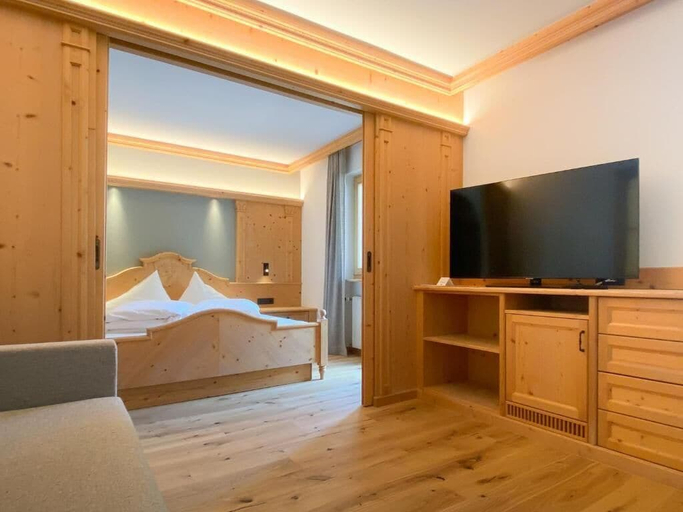 Bedroom 3, Hotel Gertraud, Bolzano