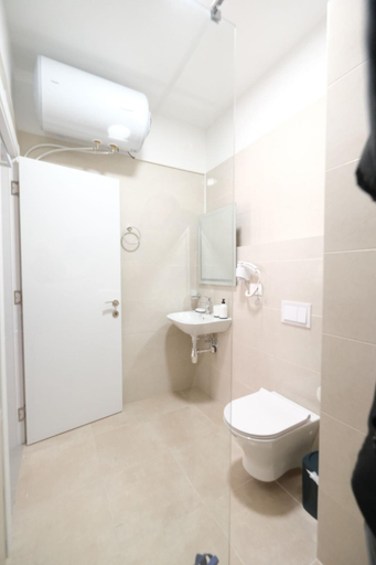 Bathroom 4, San Marco Apartment, Tiranës