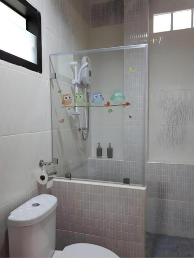 Bathroom, Baan Bhuriwat Kiriwong, Lan Saka