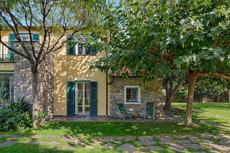 Exterior & Views 2, Casa Vacanze Nel Giardino Di Renzo, Imperia