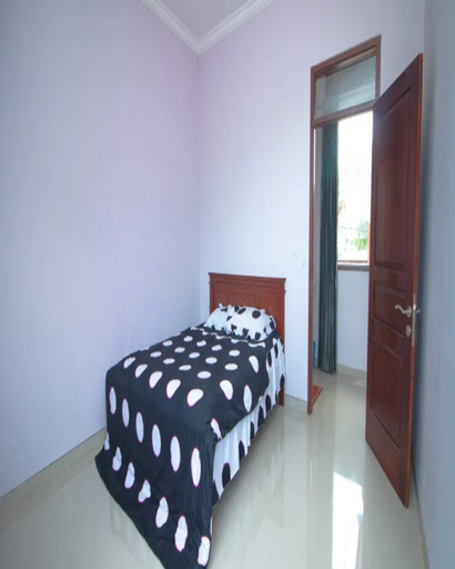 Room 1, Cozzy Villa Surga Dunia, Malang