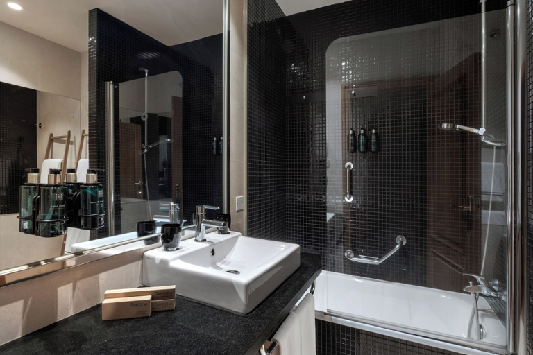 Bathroom 5, Melia Maria Pita, A Coruña
