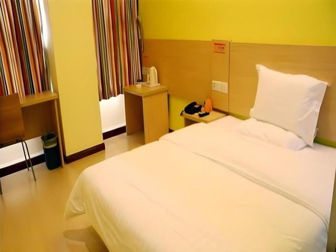 Bedroom 2, 7 Days Inn Changzhou North Station, Changzhou