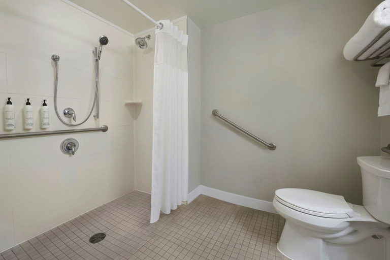 Bathroom 5, TownePlace Suites by Marriott Thunder Bay, Thunder Bay