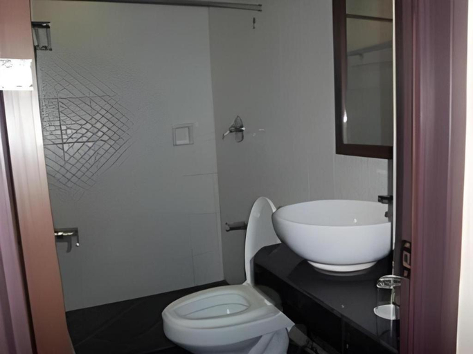 Bathroom, The Grande Suites, Surigao City