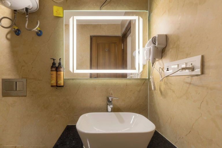 Bathroom 5, The Palm Aryan Mussoorie 5min Mall Road, Dehradun