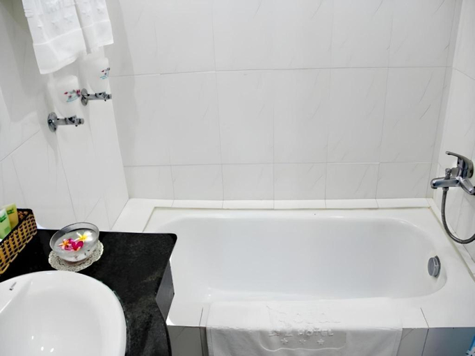 Bathroom, Royal Hotel, Vũng Tàu