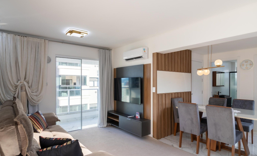 Living area 2, Apt w/ BBQ 550m From the Beach Gev1701, Itapema