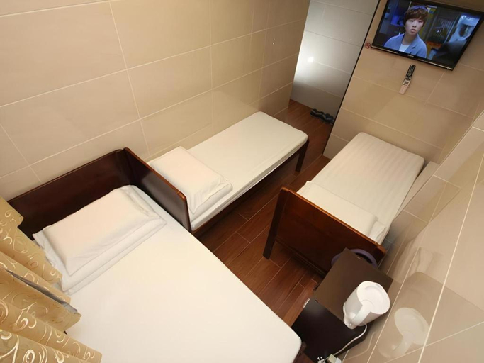 Bedroom 2, Wang Kei Hostel, Kowloon